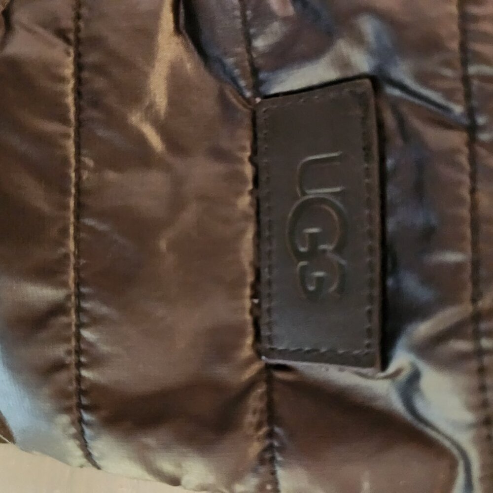 UGG Women's Black  Fur lined Quilted UGG Logo Zippered Gloves Size S/M - Picture 4 of 9